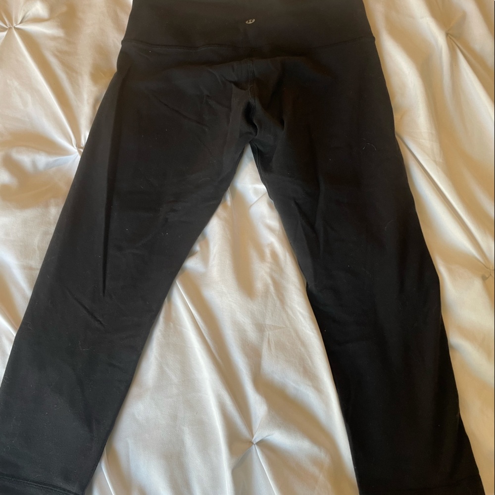 Black lululemon leggings